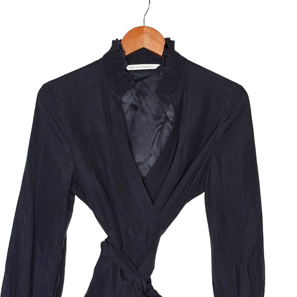 Diane Von Furstenberg Graciela Silk Blouse Wrap Style Ruffle 12 Black Classic Lu - Picture 6 of 11
